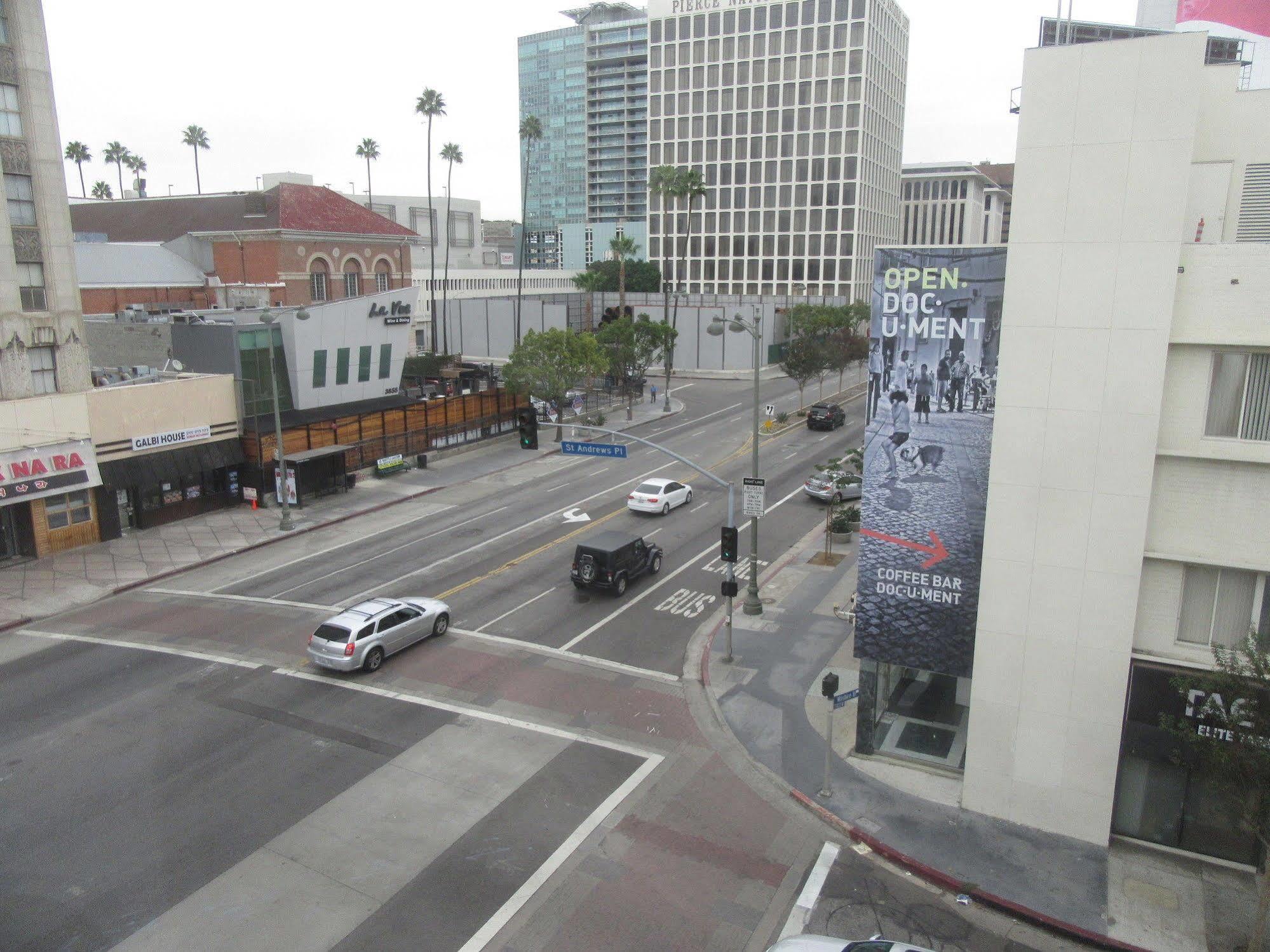 Ramada By Wyndham Los Angeles/Wilshire Center Hotel Buitenkant foto